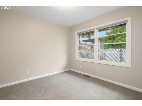 8055 Se 8th Avenue Portland OR 97202