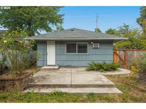 8055 Se 8th Avenue Portland OR 97202