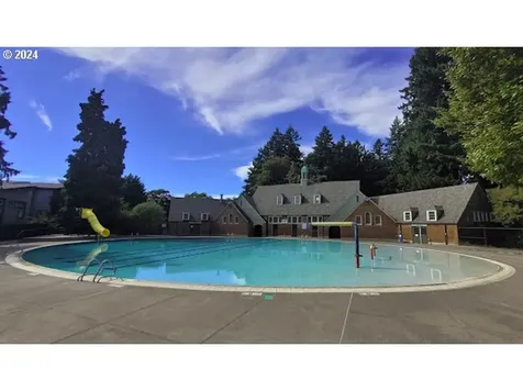 8055 Se 8th Avenue Portland OR 97202