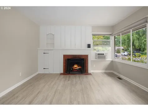8055 Se 8th Avenue Portland OR 97202