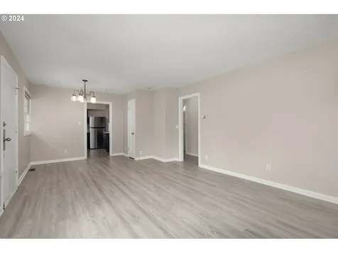 8055 Se 8th Avenue Portland OR 97202