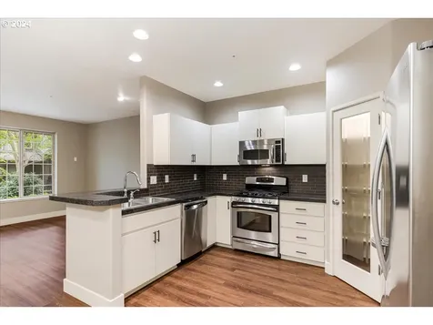 4833 NW Blandy Terrace Portland OR 97229