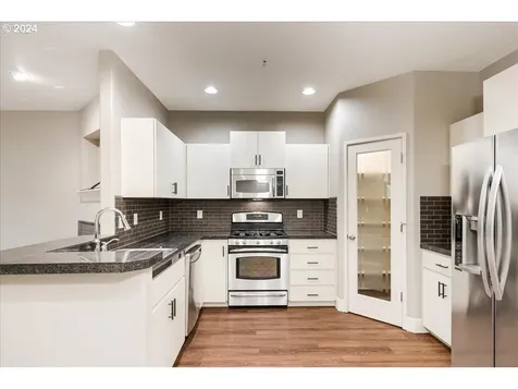 4833 NW Blandy Terrace Portland OR 97229