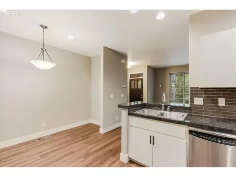 4833 NW Blandy Terrace Portland OR 97229