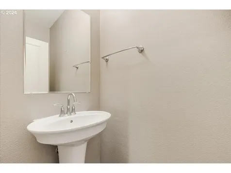 4833 NW Blandy Terrace Portland OR 97229