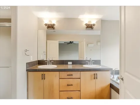 4833 NW Blandy Terrace Portland OR 97229