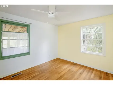 5920 NE Bryant Street Portland OR 97218