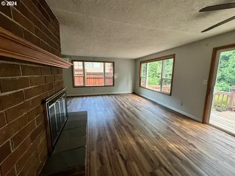 3155 Ammons Drive Longview WA 98632