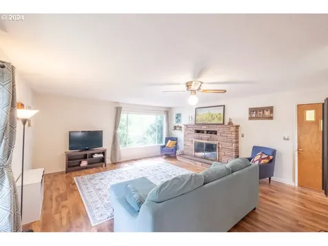265 Berry Street Lebanon OR 97355
