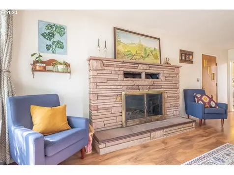 265 Berry Street Lebanon OR 97355