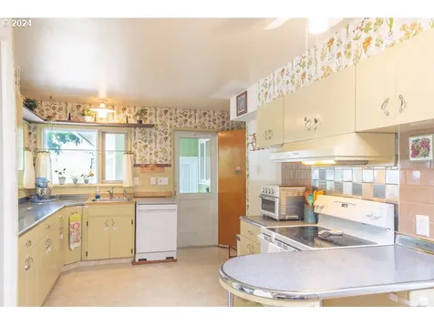 265 Berry Street Lebanon OR 97355