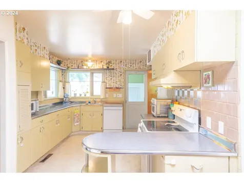265 Berry Street Lebanon OR 97355