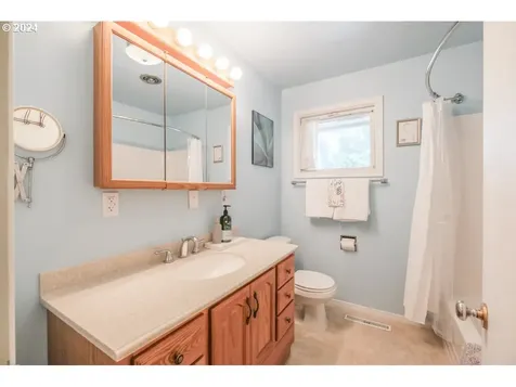 265 Berry Street Lebanon OR 97355