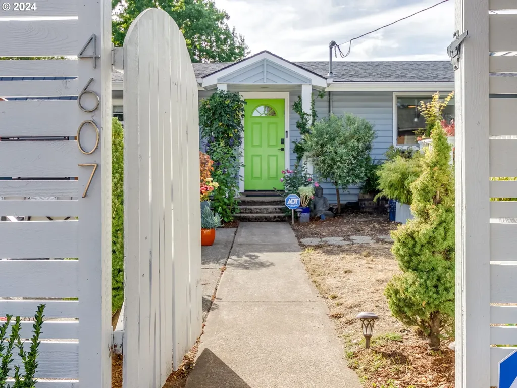 4607 SE 53rd Avenue Portland OR 97206