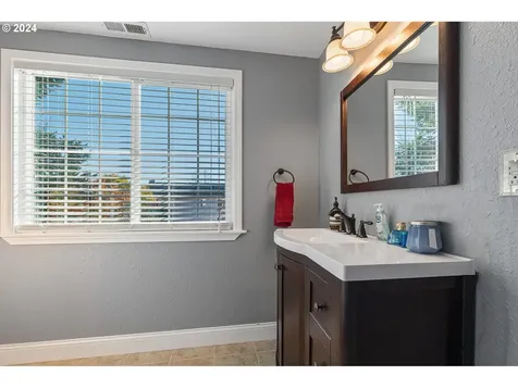 13511 NE 94th Street Vancouver WA 98682
