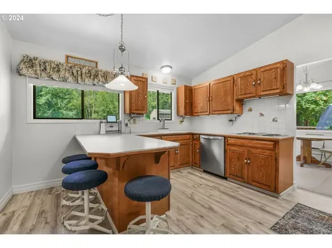 295 Mcadams Road E Longview WA 98632