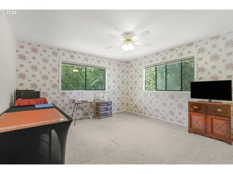 295 Mcadams Road E Longview WA 98632