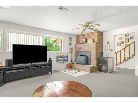 295 Mcadams Road E Longview WA 98632