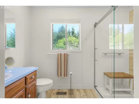 295 Mcadams Road E Longview WA 98632