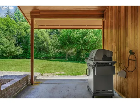 295 Mcadams Road E Longview WA 98632