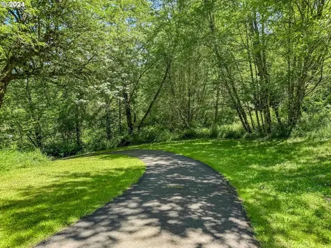 295 Mcadams Road E Longview WA 98632