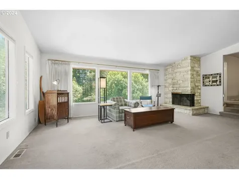 295 Mcadams Road E Longview WA 98632
