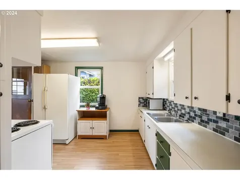 2338 N Russet Street Portland OR 97217