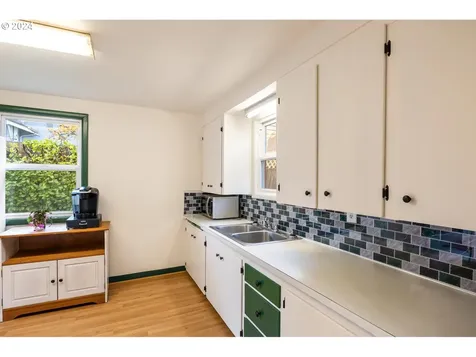 2338 N Russet Street Portland OR 97217