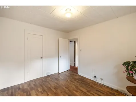 2338 N Russet Street Portland OR 97217