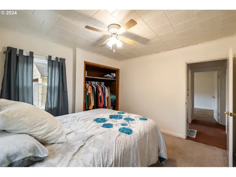 2338 N Russet Street Portland OR 97217
