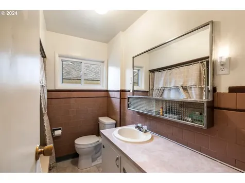 2338 N Russet Street Portland OR 97217