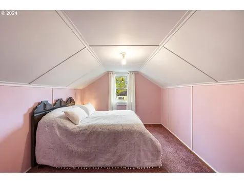 2338 N Russet Street Portland OR 97217