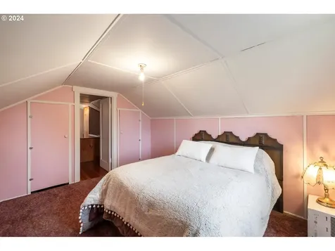 2338 N Russet Street Portland OR 97217