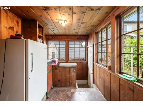 2338 N Russet Street Portland OR 97217