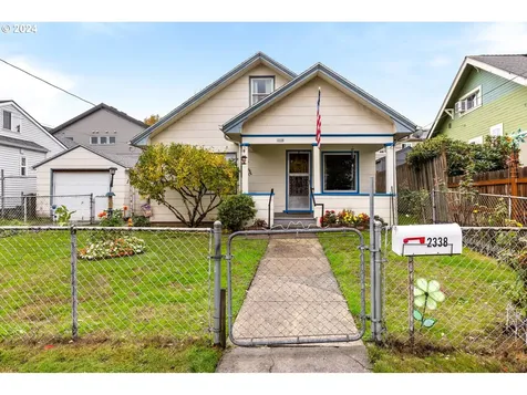 2338 N Russet Street Portland OR 97217