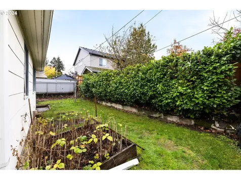 2338 N Russet Street Portland OR 97217