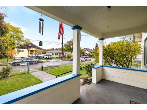 2338 N Russet Street Portland OR 97217