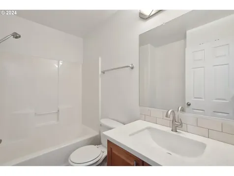 4852 SE Teakwood Street Hillsboro OR 97123