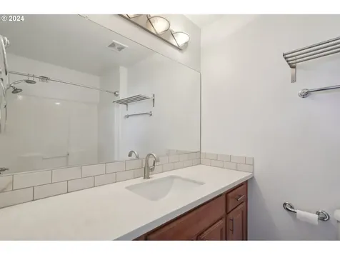 4852 SE Teakwood Street Hillsboro OR 97123