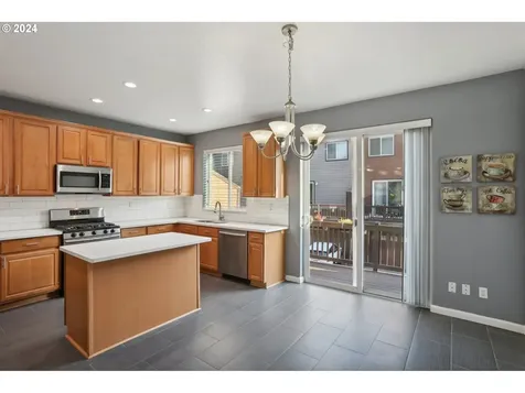 4852 SE Teakwood Street Hillsboro OR 97123