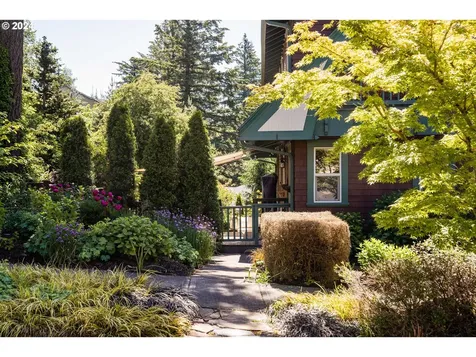 8428 Se 139th Court Portland OR 97236