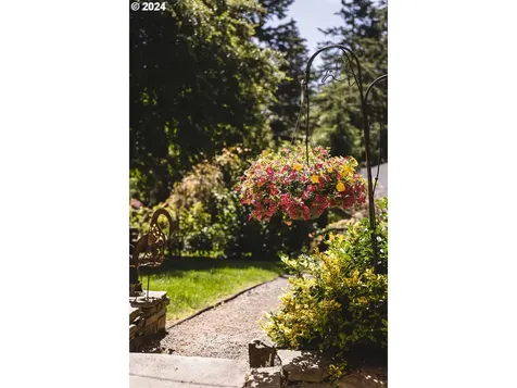 8428 Se 139th Court Portland OR 97236