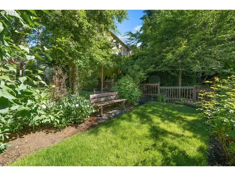 8428 Se 139th Court Portland OR 97236