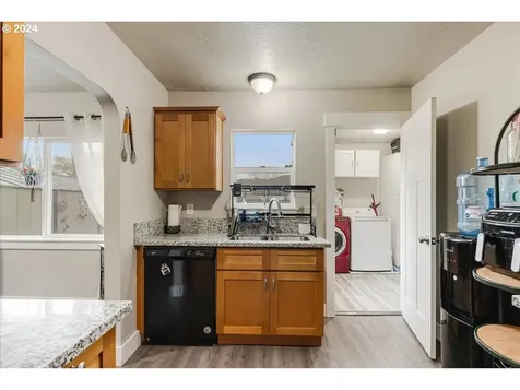 543 Nw Yamhill Street Sheridan OR 97378