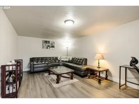 543 Nw Yamhill Street Sheridan OR 97378