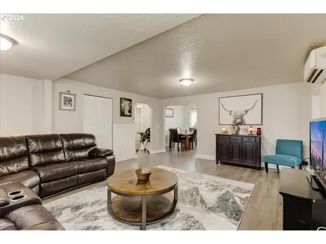 543 Nw Yamhill Street Sheridan OR 97378
