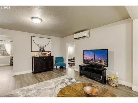 543 Nw Yamhill Street Sheridan OR 97378
