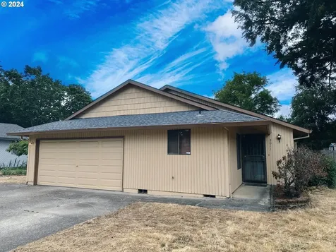 2011 Se 112th Avenue Portland OR 97216
