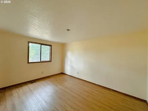 2011 Se 112th Avenue Portland OR 97216