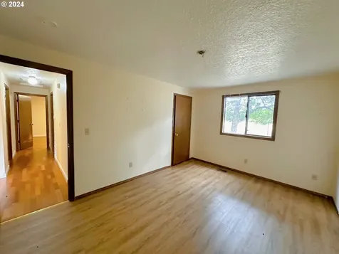2011 Se 112th Avenue Portland OR 97216